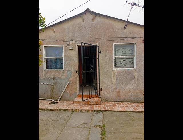 1 BEDROOM FREEHOLD FOR SALE IN MXOLISI PHETANI